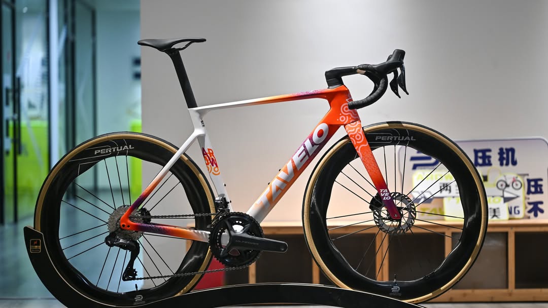 TAVELO Arow Race - Complete Bike